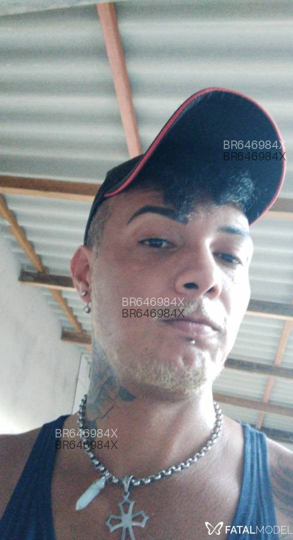 Acompanhante homem com cabelo castanho de olhos castanhos em Pontes e Lacerda - Juninho Victor