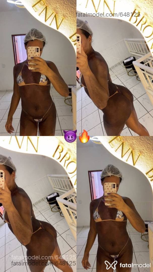 Acompanhante mulher trans morena (o) de olhos pretos - Aghata Loren