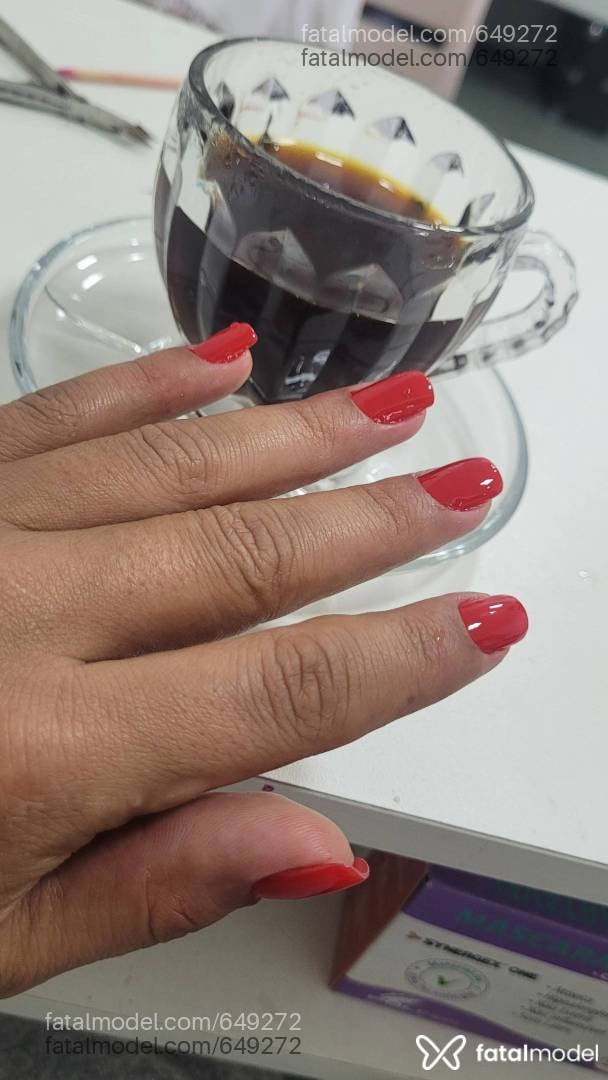 Acompanhante travesti morena (o) de olhos castanhos - Júlia Gomez