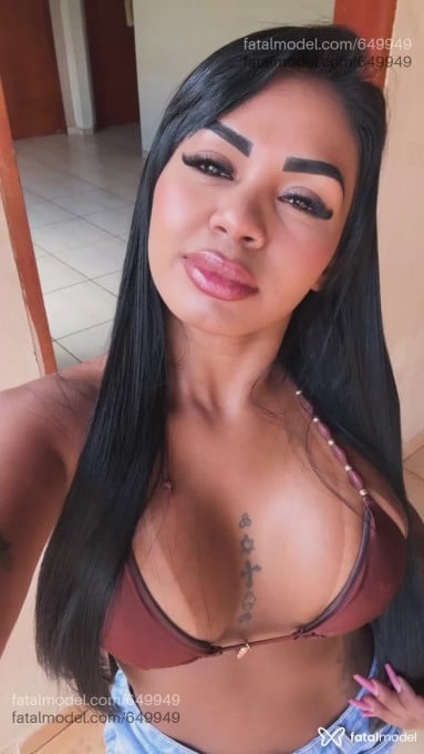 Acompanhante mulher morena (o) de olhos pretos em Uberlândia - Caroline