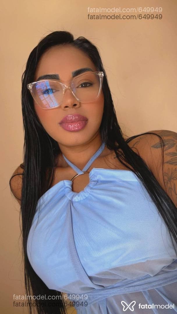 Acompanhante mulher morena (o) de olhos pretos em Uberlândia - Caroline