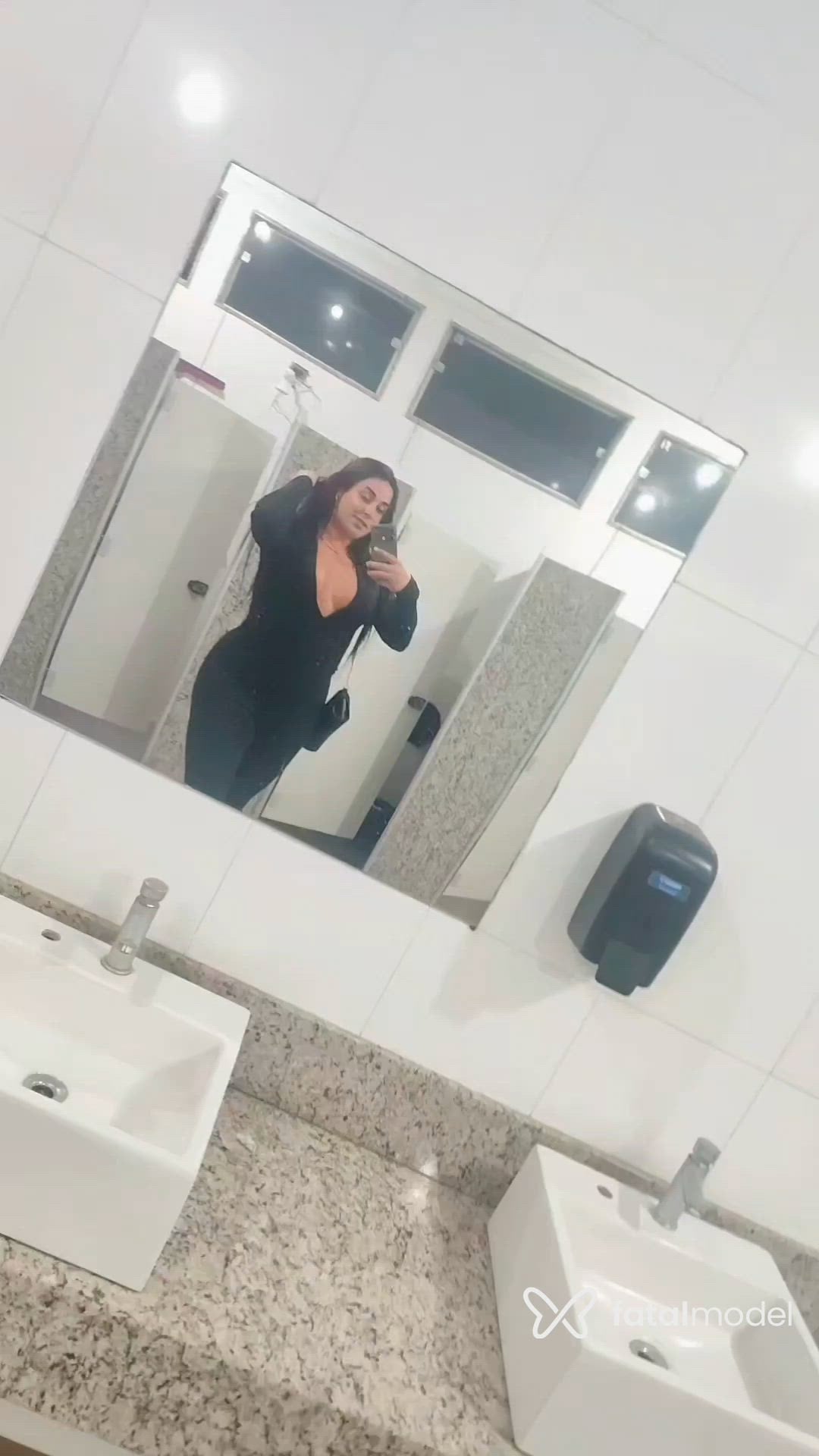 Acompanhante travesti com cabelo castanho de olhos castanhos - Yass Rabeta