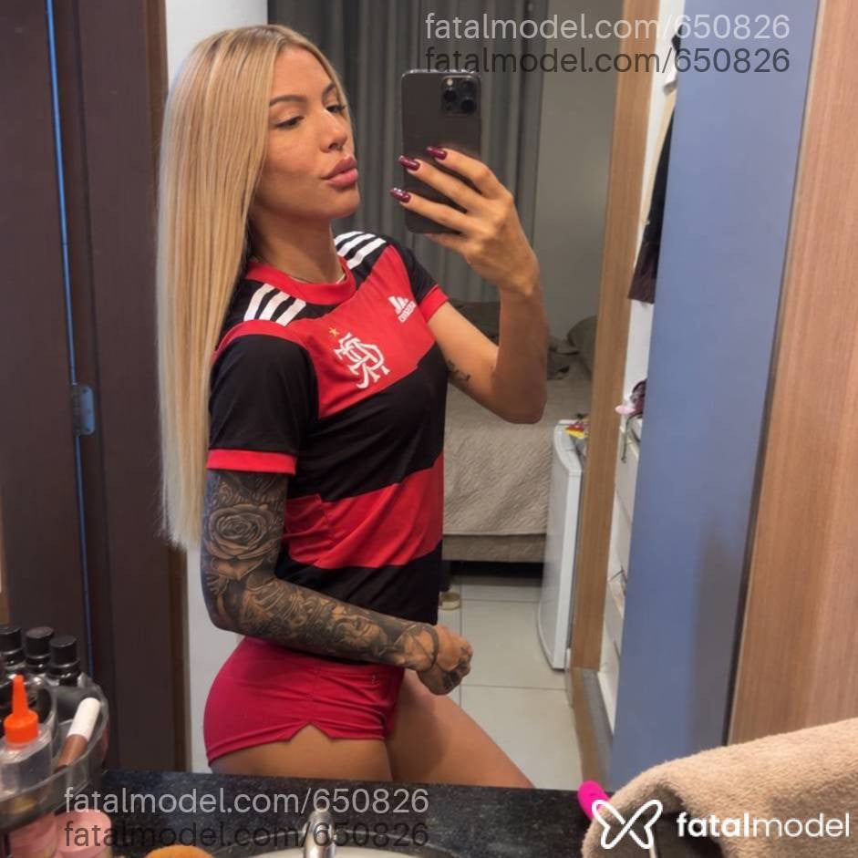 Acompanhante mulher loira (o) de olhos verdes - Bárbara Moura