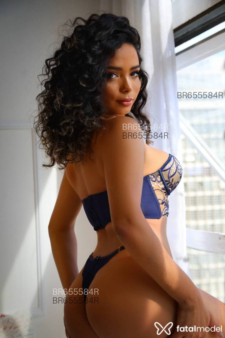 Acompanhante mulher trans morena (o) de olhos castanhos em São Paulo - Brunasillvv