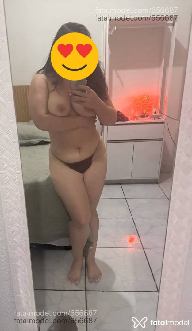 Acompanhante mulher com cabelo castanho de olhos castanhos - Babi