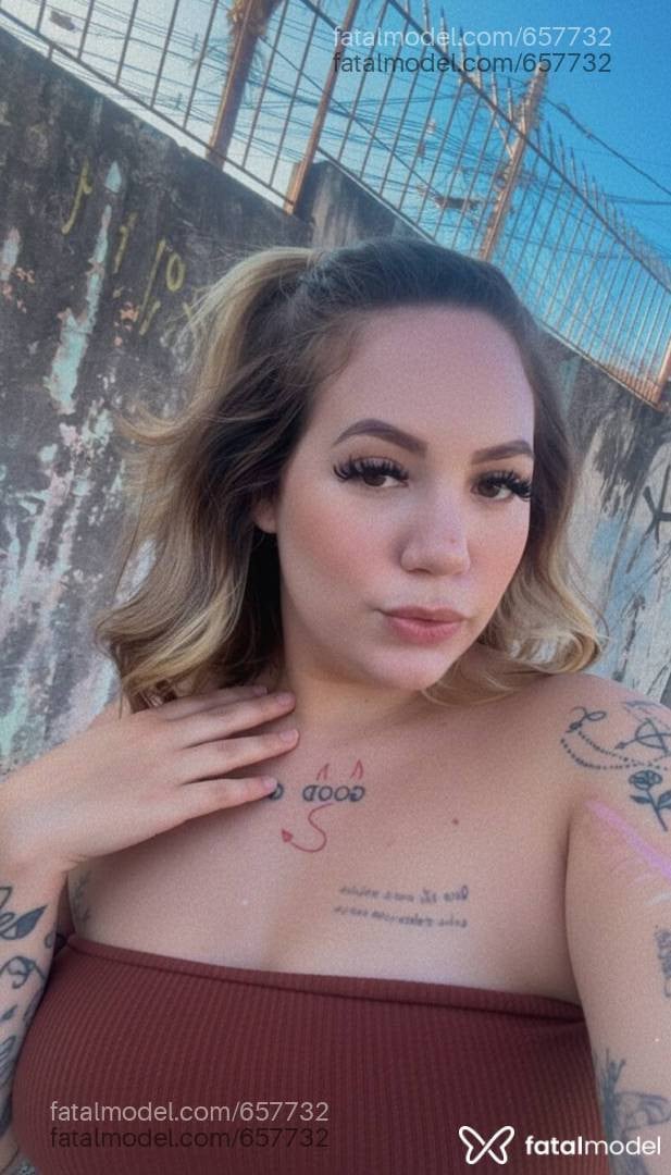 Acompanhante mulher loira (o) de olhos castanhos em Lins - Sabrina Monteiro