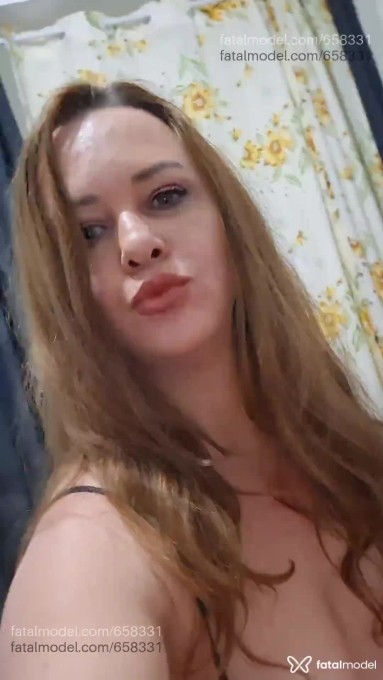 Acompanhante mulher com cabelo castanho de olhos verdes em Guaíba Acompanhante mulher com cabelo castanho de olhos verdes em Guaíba - Patricia