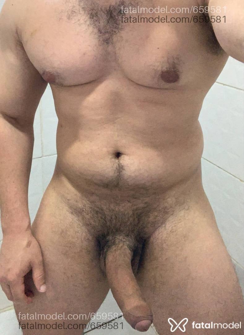 Acompanhante homem morena (o) de olhos castanhos - Escorpiano Grande