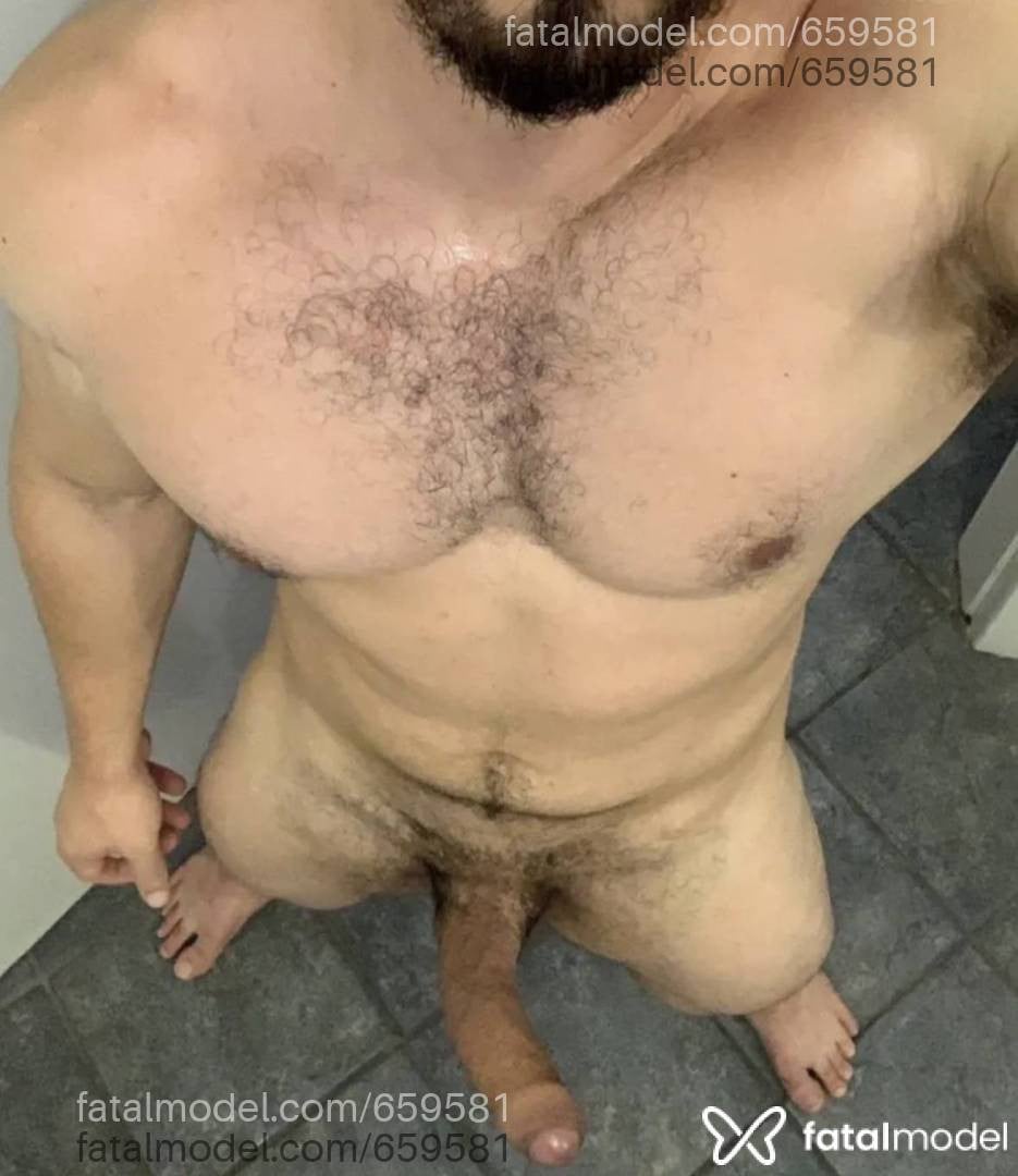 Acompanhante homem morena (o) de olhos castanhos - Escorpiano Grande
