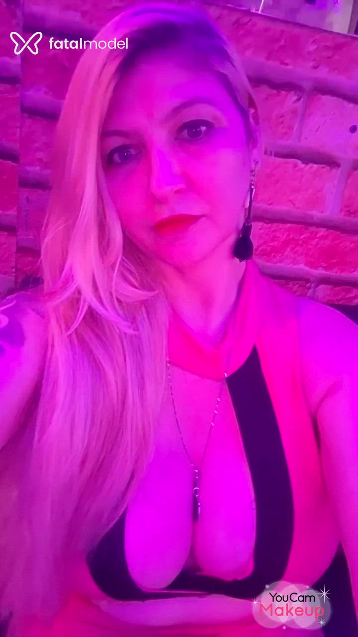 Acompanhante mulher loira (o) de olhos verdes em São Paulo Acompanhante mulher loira (o) de olhos verdes em São Paulo - Talita Gatalinda