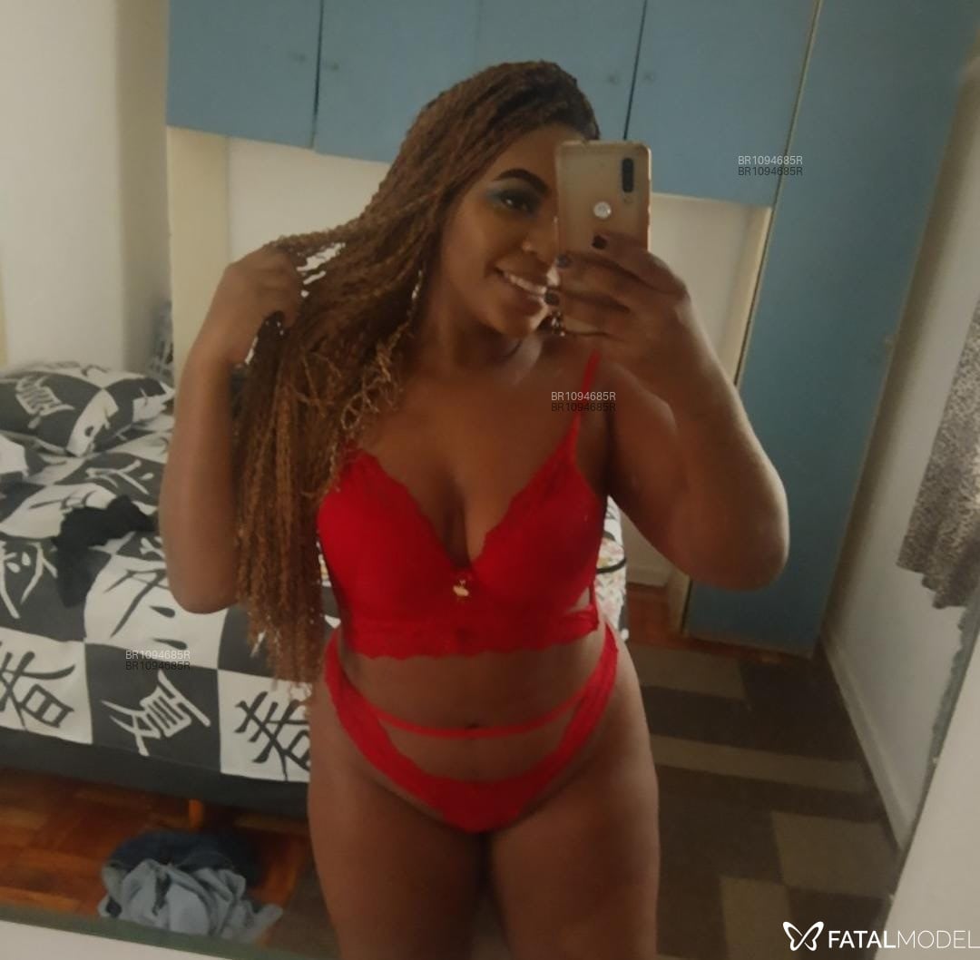 Acompanhante mulher loira (o) de olhos castanhos em Patos de Minas - Pamella Completa
