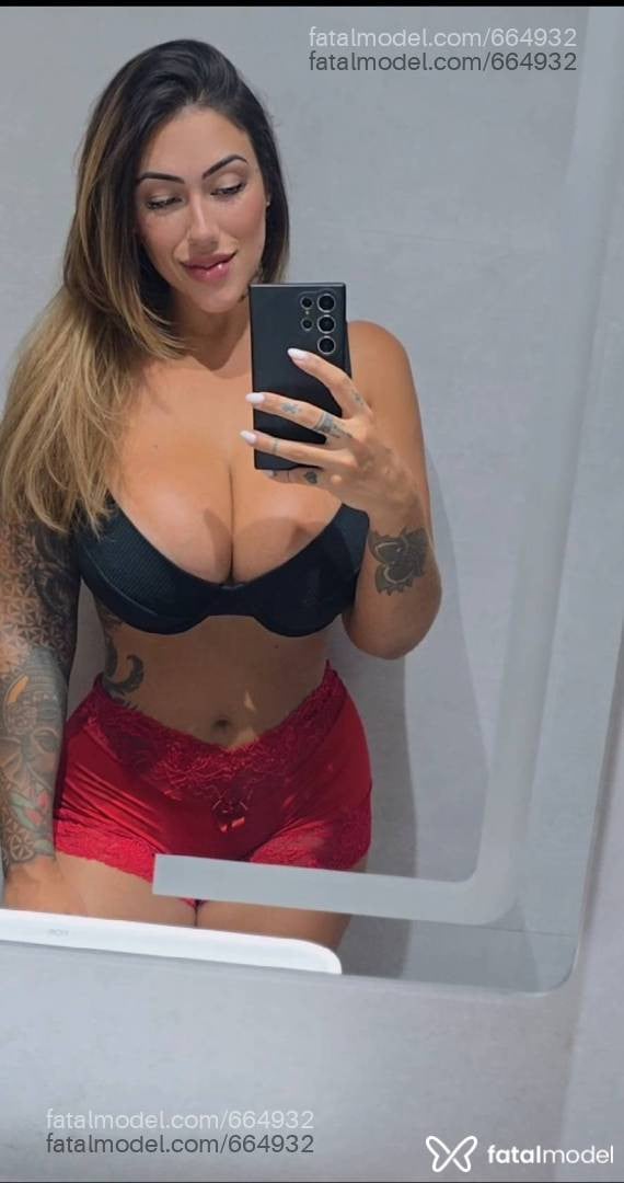 Acompanhante mulher com cabelo castanho de olhos castanhos em Brusque - Stefany