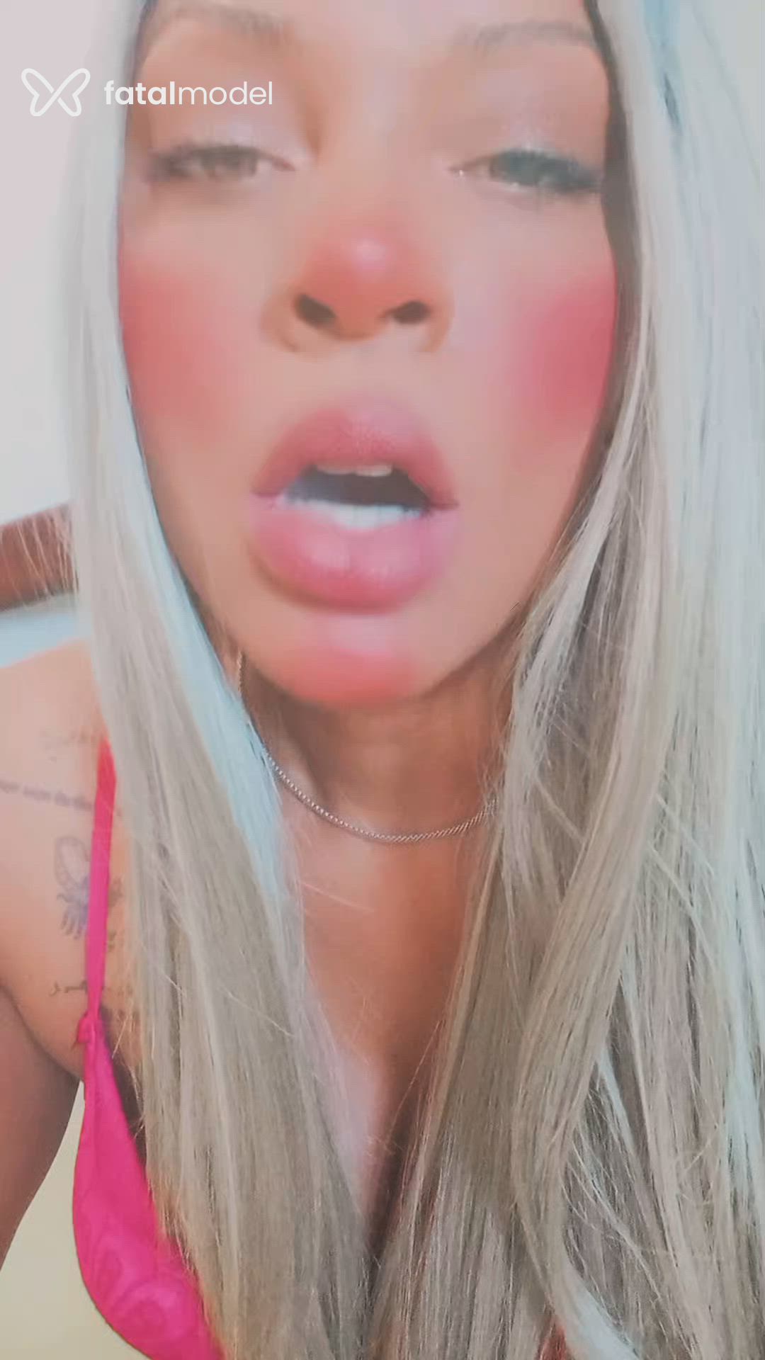 Acompanhante mulher com cabelo castanho de olhos mel em Patos de Minas Acompanhante mulher com cabelo castanho de olhos mel em Patos de Minas - Danny Guzliski