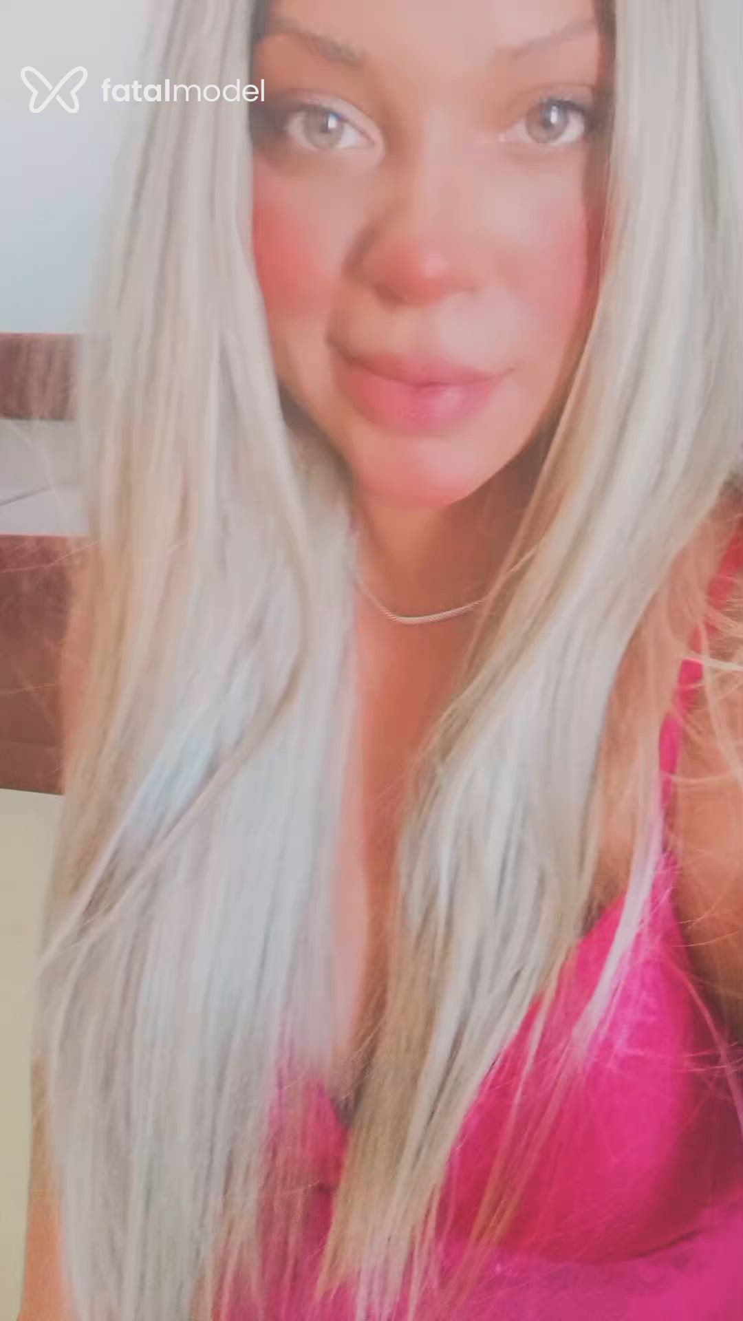 Acompanhante mulher com cabelo castanho de olhos mel em Patos de Minas Acompanhante mulher com cabelo castanho de olhos mel em Patos de Minas - Danny Guzliski
