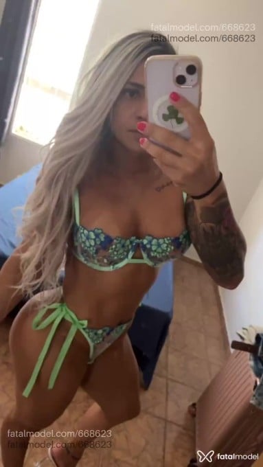 Acompanhante mulher loira (o) de olhos castanhos em Cascavel - Helen