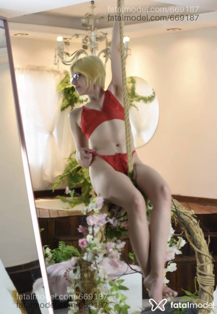 Acompanhante mulher morena (o) de olhos verdes - Alícia
