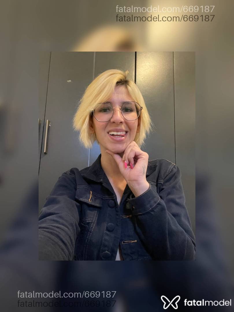 Acompanhante mulher loira (o) de olhos verdes - Alícia