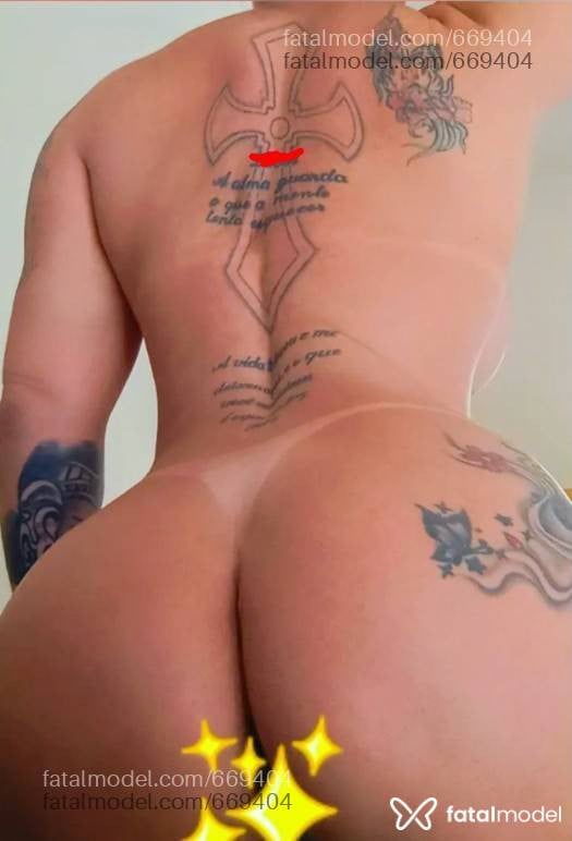 Acompanhante mulher loira (o) de olhos castanhos - Daiane