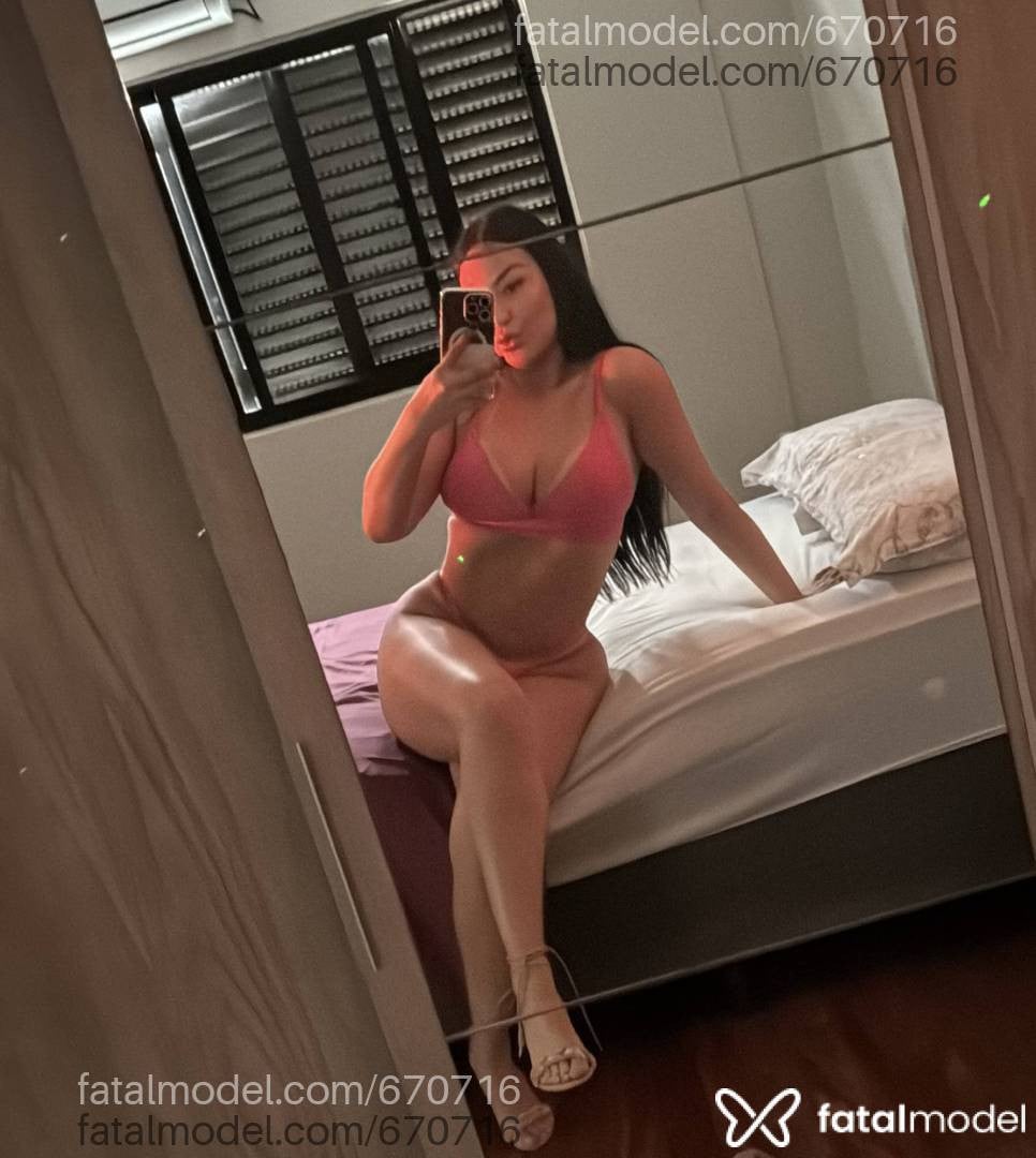 Acompanhante mulher morena (o) de olhos pretos - Carolina Ferreira