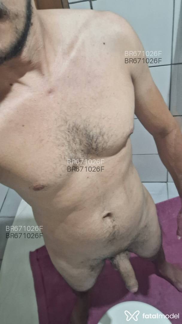 Acompanhante homem com cabelo castanho de olhos castanhos em Porto Velho Acompanhante homem com cabelo castanho de olhos castanhos em Porto Velho - Gustavo