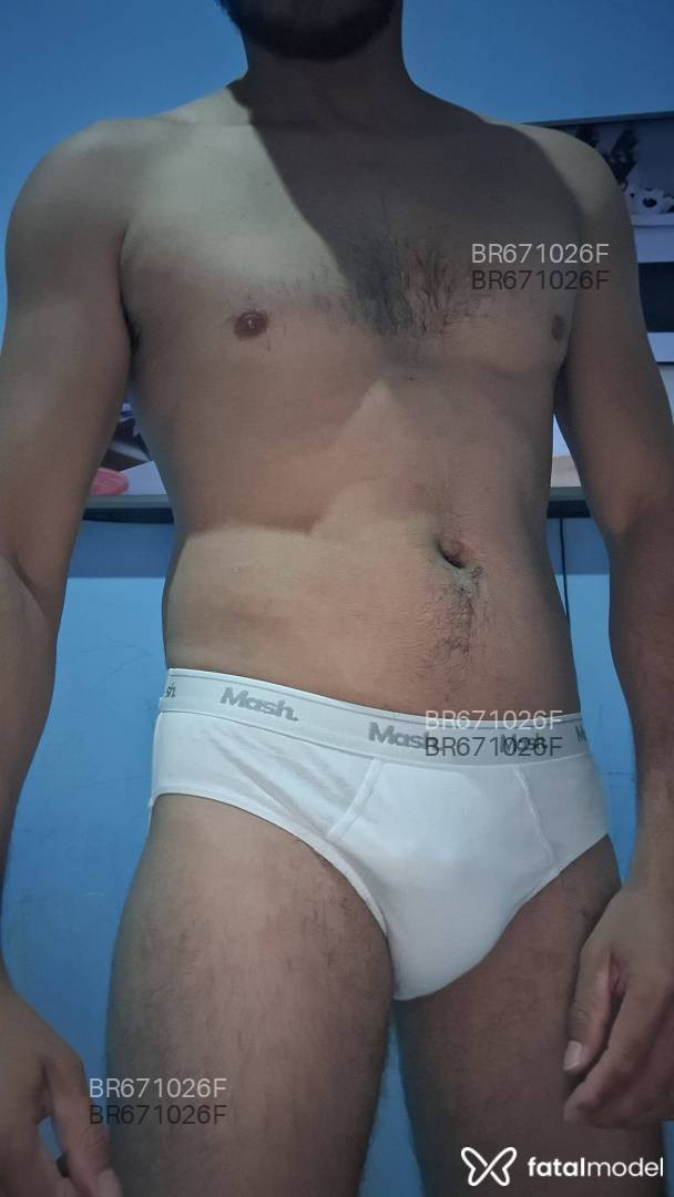 Acompanhante homem com cabelo castanho de olhos castanhos em Porto Velho Acompanhante homem com cabelo castanho de olhos castanhos em Porto Velho - Gustavo