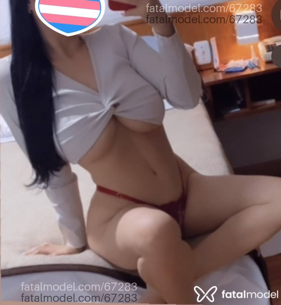 Acompanhante mulher morena (o) de olhos pretos - Manu Mallman