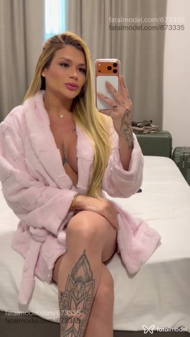 Acompanhante travesti loira (o) de olhos castanhos em Curitiba Acompanhante travesti loira (o) de olhos castanhos em Curitiba - Cynthia Cruz
