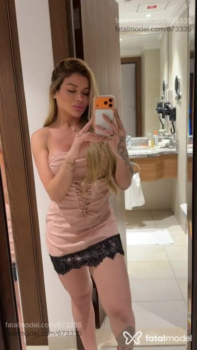 Acompanhante travesti loira (o) de olhos castanhos em Curitiba Acompanhante travesti loira (o) de olhos castanhos em Curitiba - Cynthia Cruz