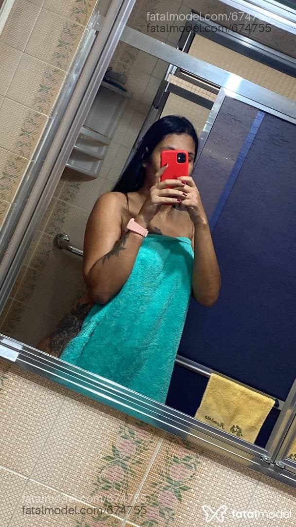 Acompanhante mulher com cabelo castanho de olhos castanhos - Laís Ferreira