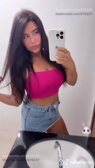 Acompanhante mulher com cabelo castanho de olhos castanhos em Lucas do Rio Verde - Mel Bittencourt