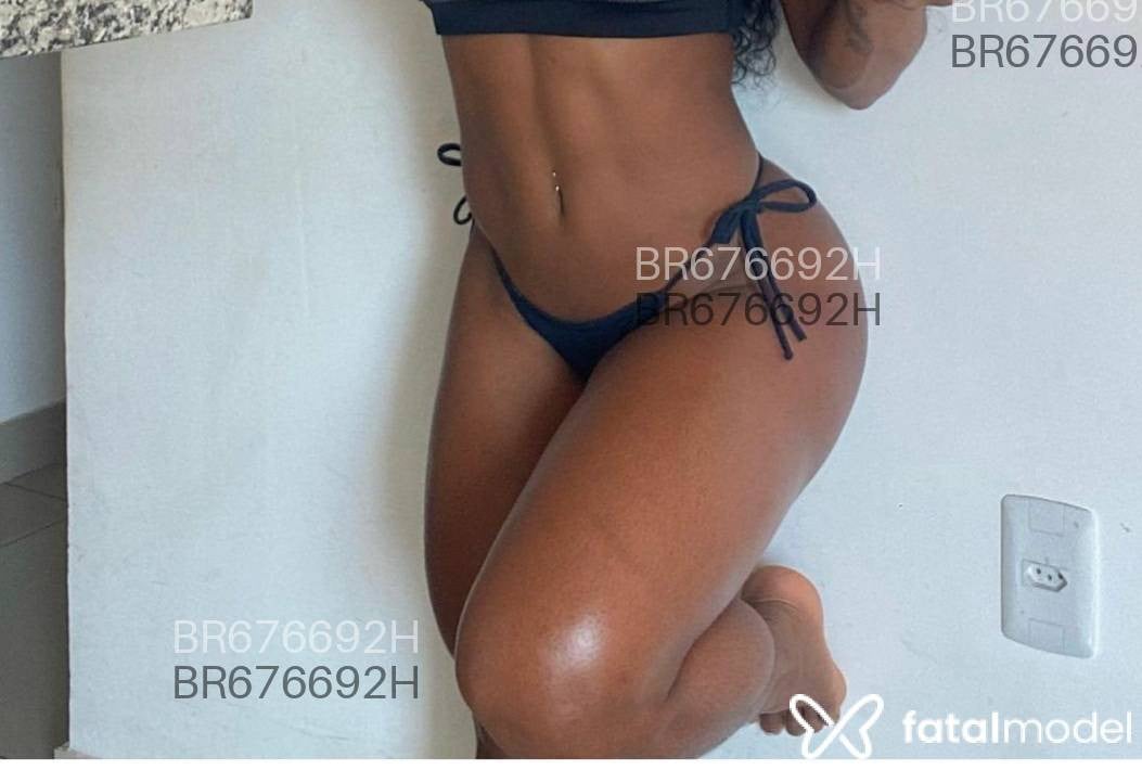 Acompanhante mulher com cabelo castanho de olhos mel em Itaúna - Raiane lincon