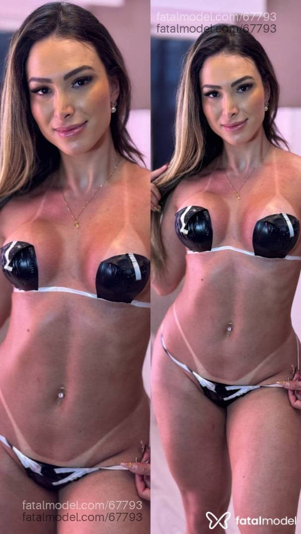Acompanhante mulher trans loira (o) de olhos castanhos - Alice fontinni