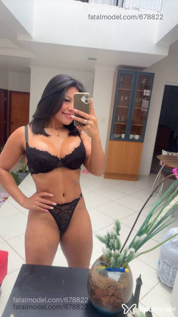 Acompanhante mulher com cabelo castanho de olhos castanhos - may morena