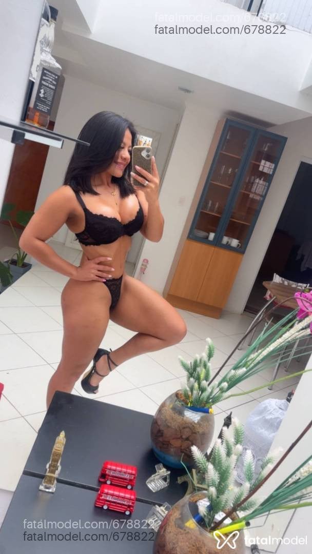 Acompanhante mulher com cabelo castanho de olhos castanhos - may morena