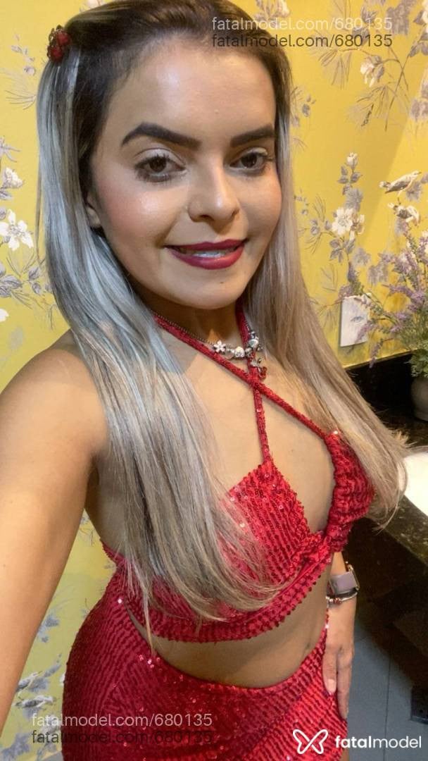 Acompanhante mulher loira (o) de olhos castanhos em Londrina - Bruna Kelly