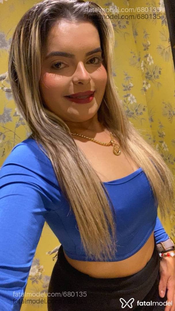 Acompanhante mulher loira (o) de olhos castanhos - Bruna Kelly