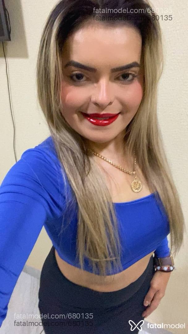 Acompanhante mulher loira (o) de olhos castanhos - Bruna Kelly