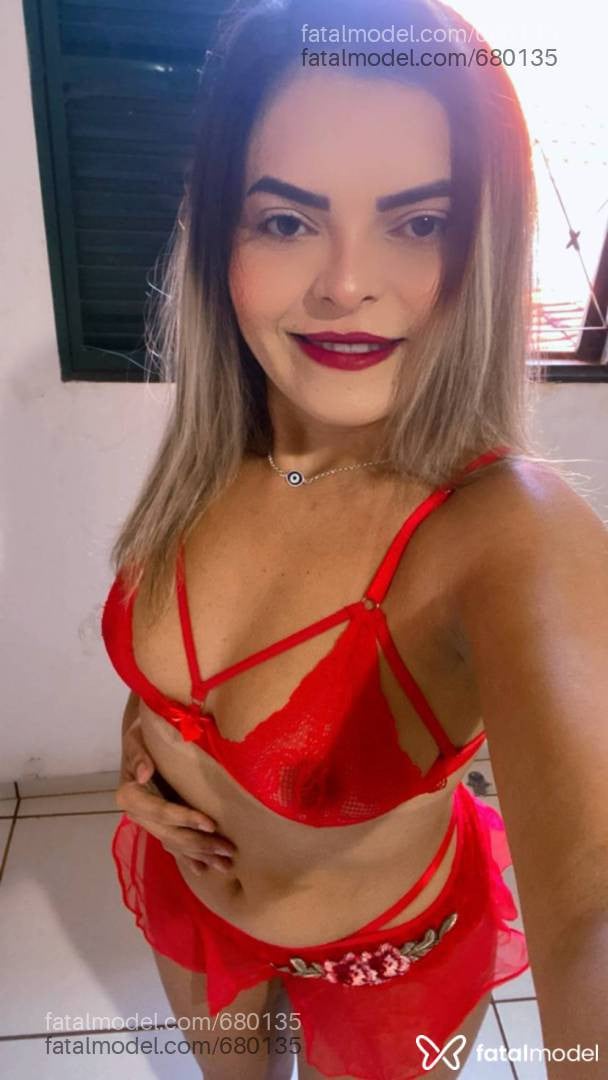 Acompanhante mulher loira (o) de olhos castanhos - Bruna Kelly
