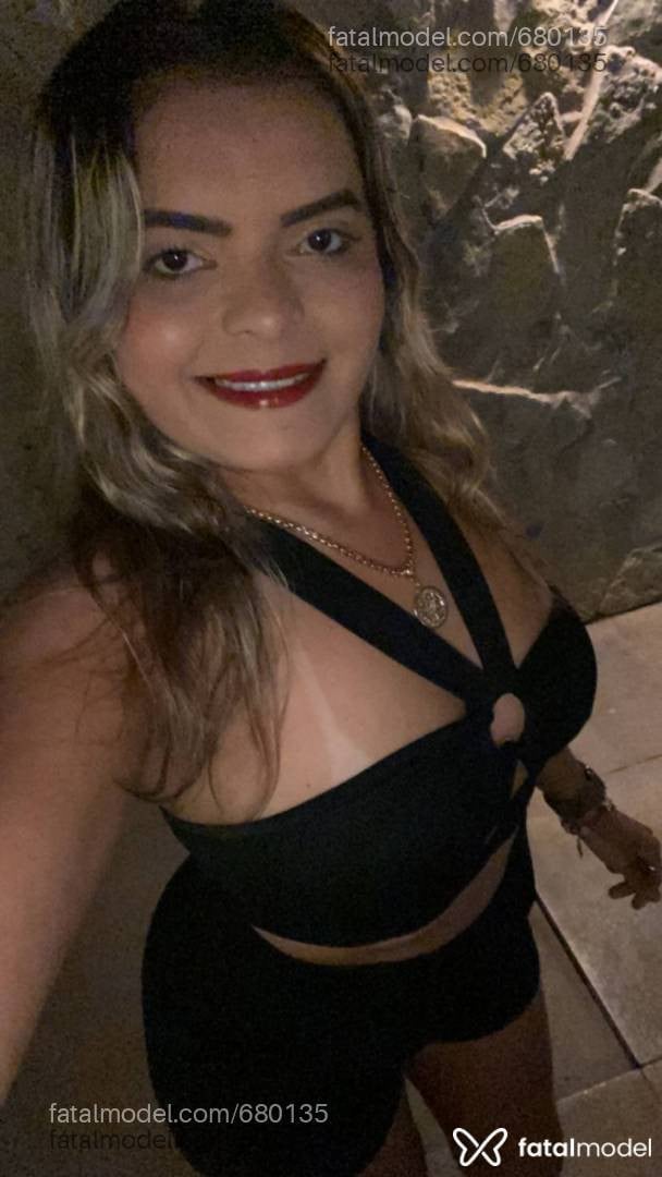 Acompanhante mulher loira (o) de olhos castanhos - Bruna Kelly