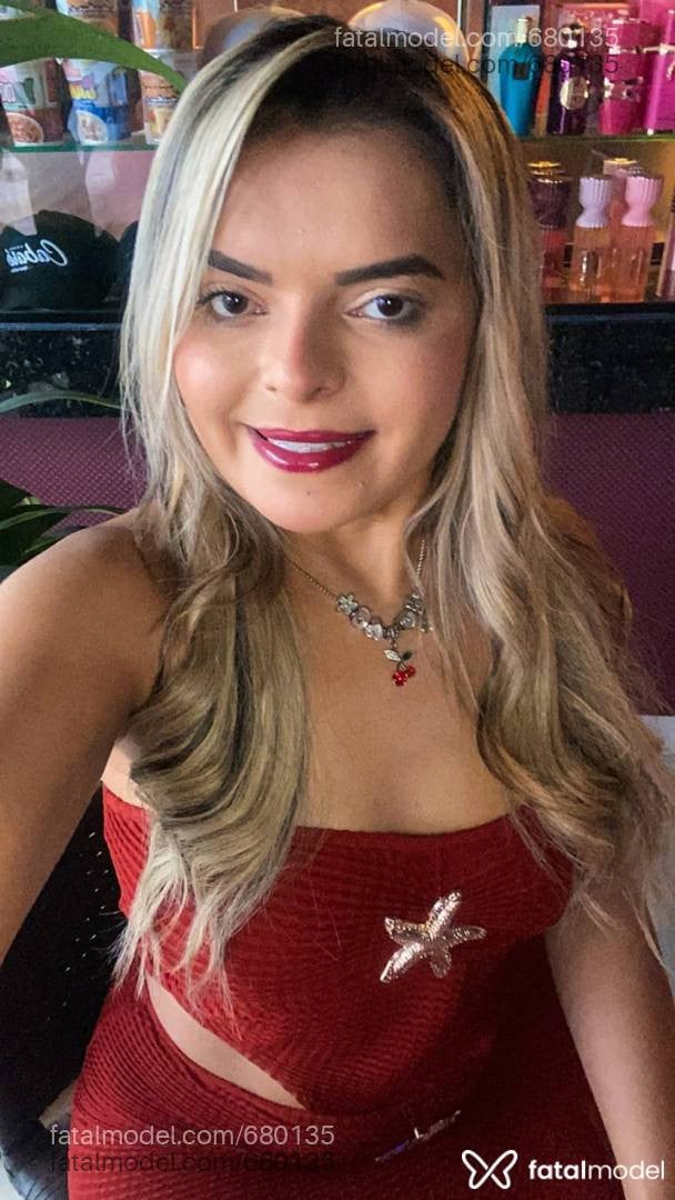 Acompanhante mulher loira (o) de olhos castanhos em Maringá - Bruna Kelly