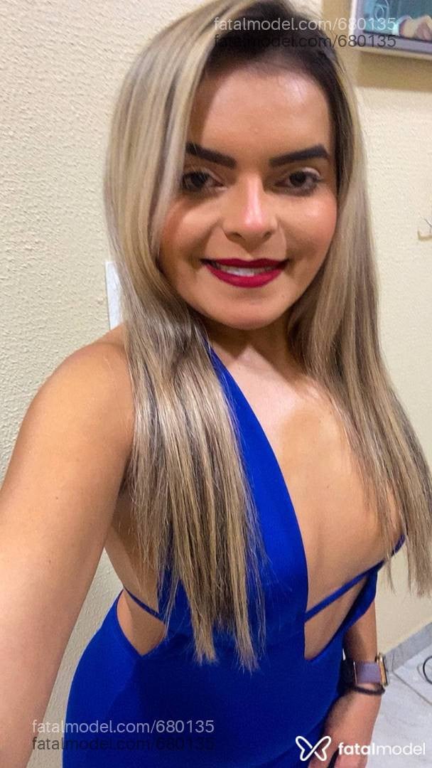 Acompanhante mulher loira (o) de olhos castanhos em Londrina - Bruna Kelly