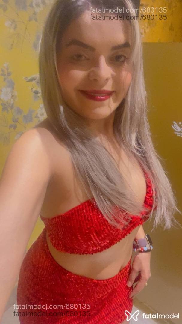 Acompanhante mulher loira (o) de olhos castanhos - Bruna Kelly