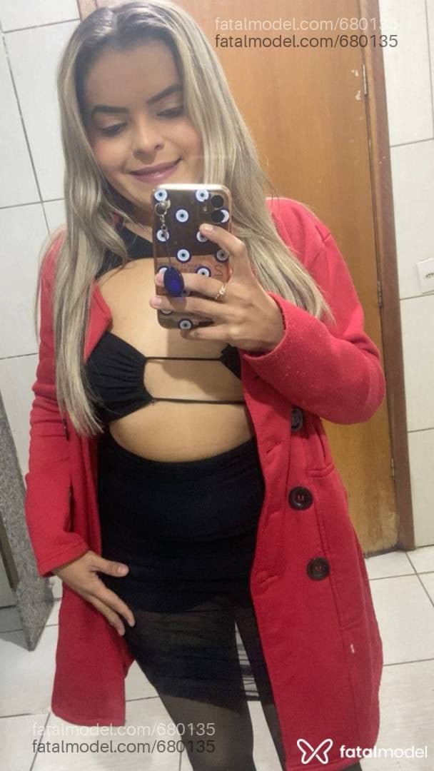 Acompanhante mulher loira (o) de olhos castanhos - Bruna Kelly