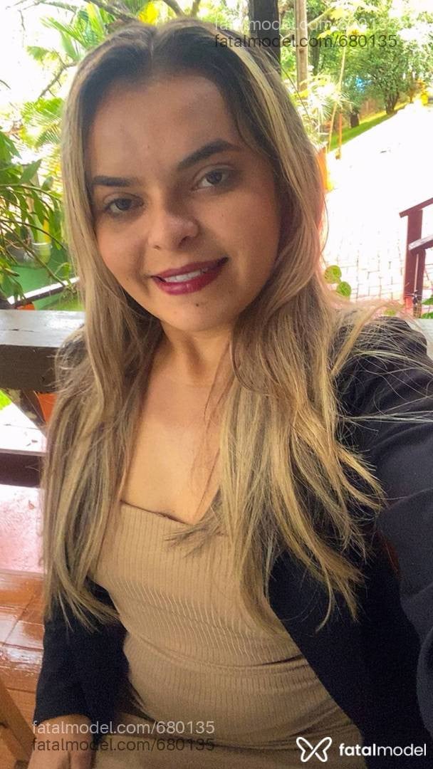 Acompanhante mulher loira (o) de olhos castanhos em Londrina - Bruna Kelly