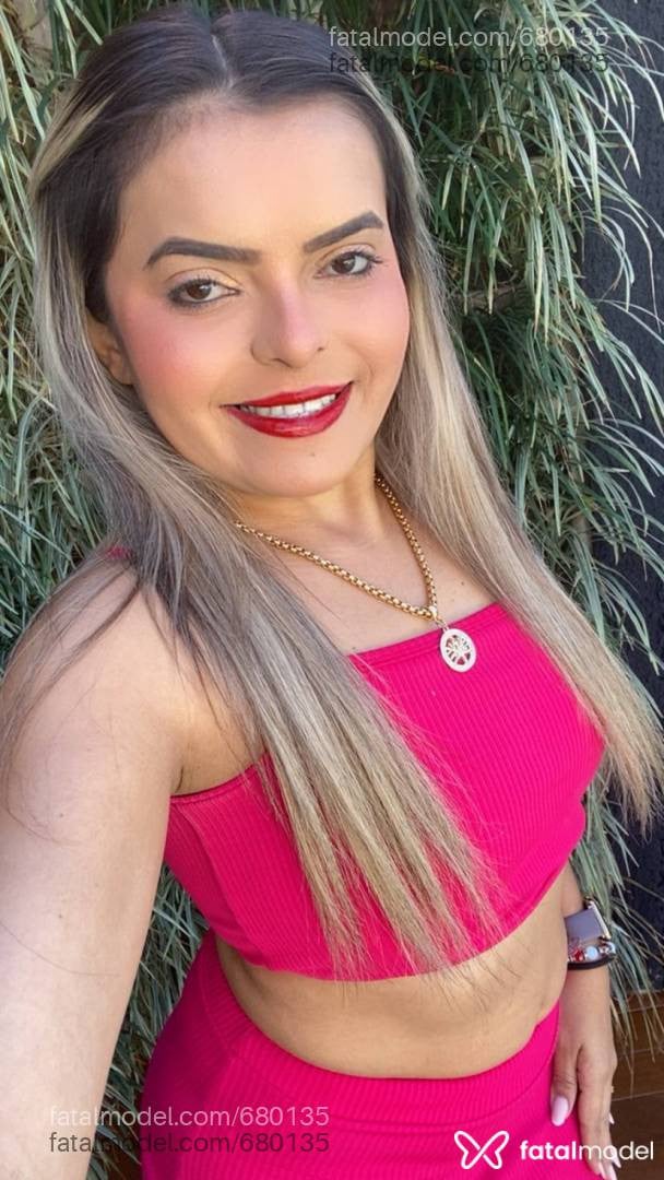 Acompanhante mulher loira (o) de olhos castanhos - Bruna Kelly