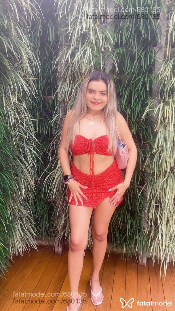 Acompanhante mulher loira (o) de olhos castanhos - Bruna Kelly