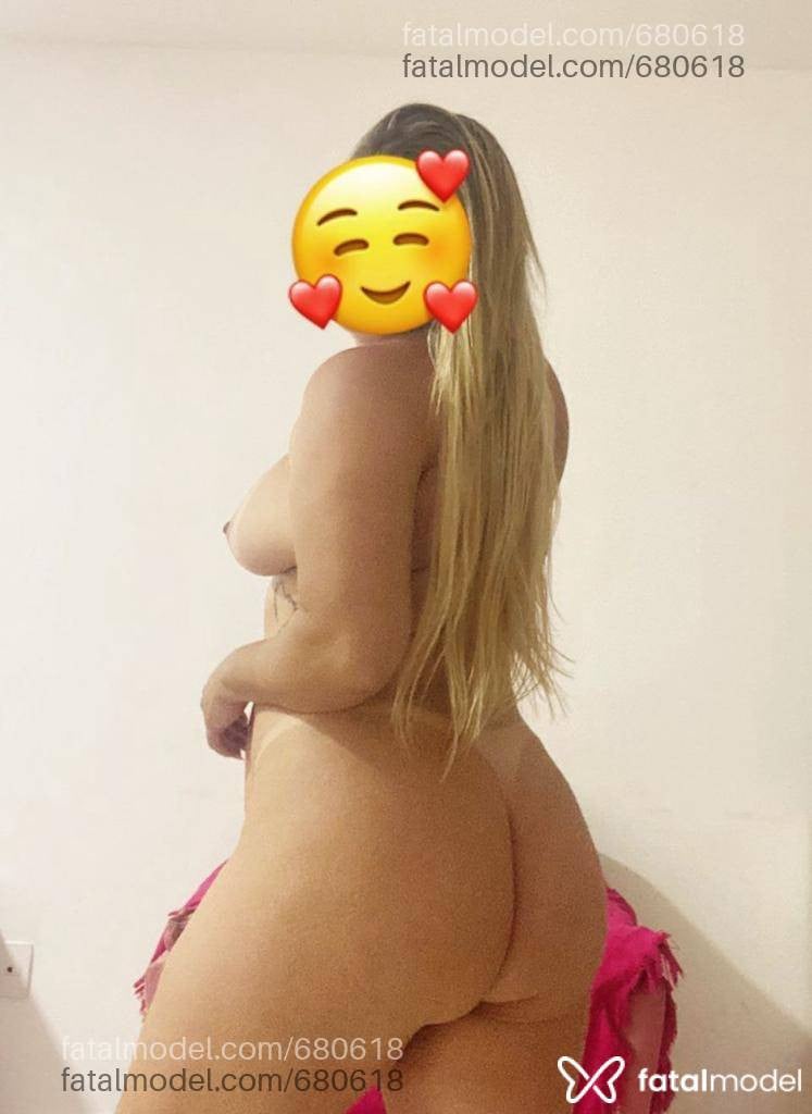 Acompanhante mulher loira (o) de olhos castanhos - Gabriela