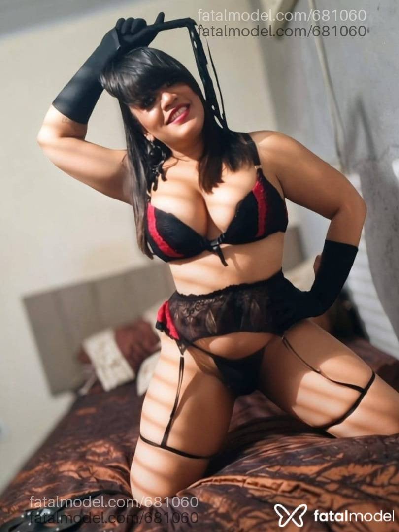 Acompanhante travesti loira (o) de olhos castanhos - MICHELY BELEK