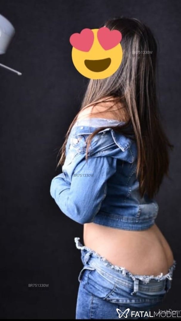 Acompanhante mulher com cabelo castanho de olhos mel em Uberaba Acompanhante mulher com cabelo castanho de olhos mel em Uberaba - Karoline Ribeiro
