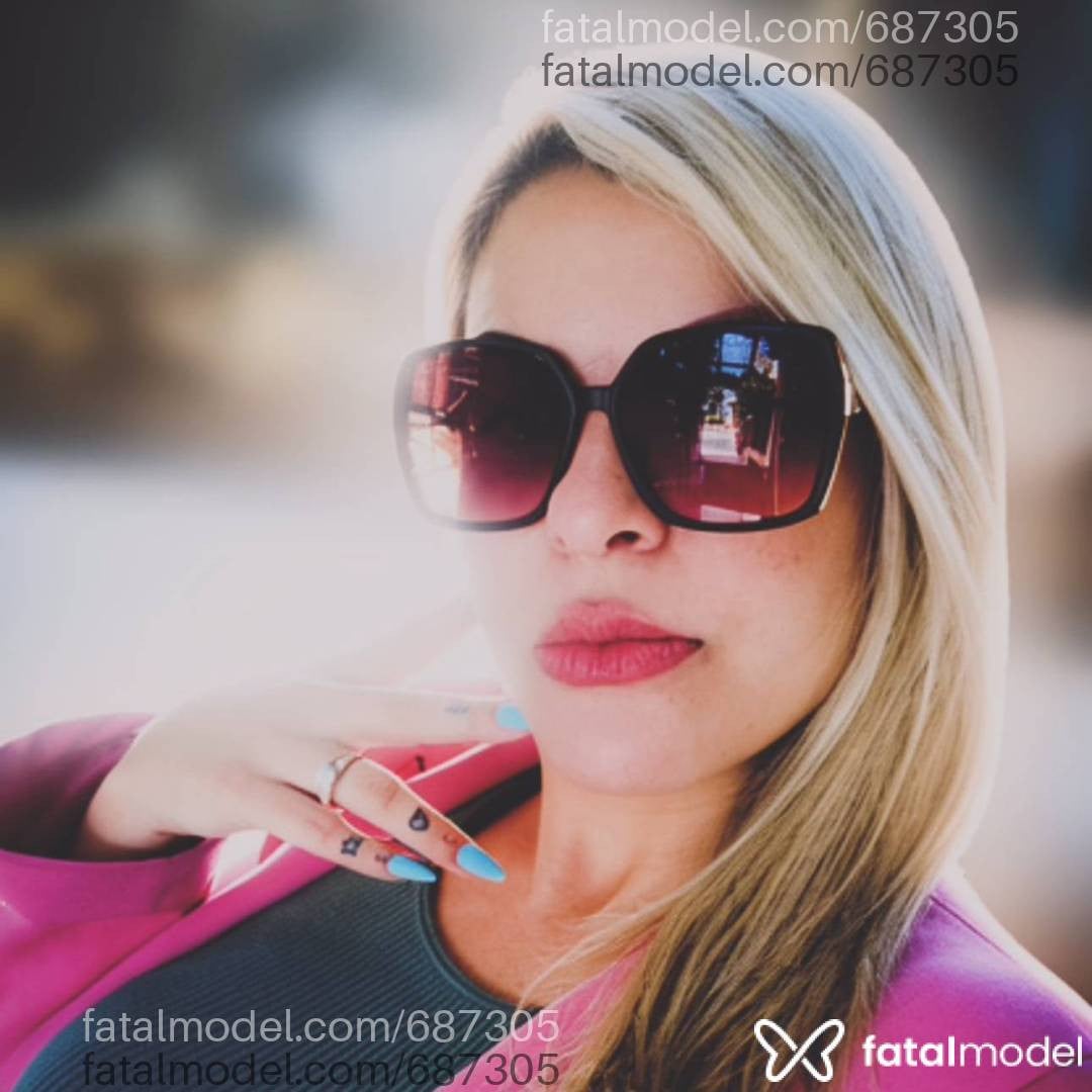 Acompanhante mulher loira (o) de olhos castanhos em Florianópolis - Juju Porsche